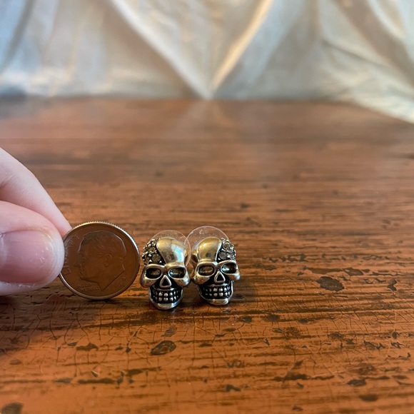 .SKULL. Earrings w/ diamonds - Picture 5 of 6